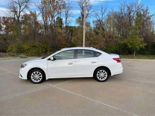 2017 NISSAN SENTRA SV 28000 MILES ONE OWNER 35MPG on GAS SUNROOF -... for sale in O Fallon, MO