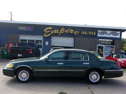 1998 Lincoln Town Car Signature for sale in Sioux Falls, SD