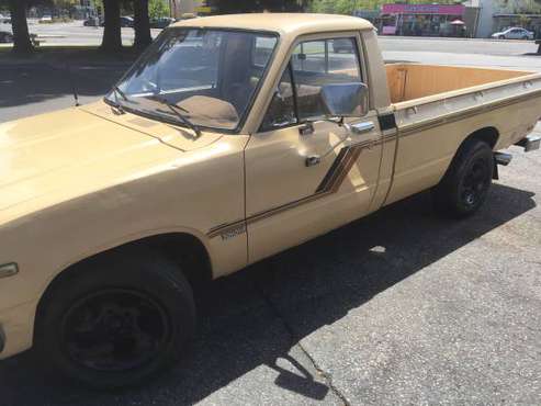1980 toyota truck long bed/Low miles 80, 000 classic truck - cars & for sale in Mountain View, CA