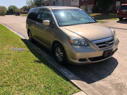 2006 Honda Odessy one owner cold a/c leather, clean title - cars & for sale in Houston, TX