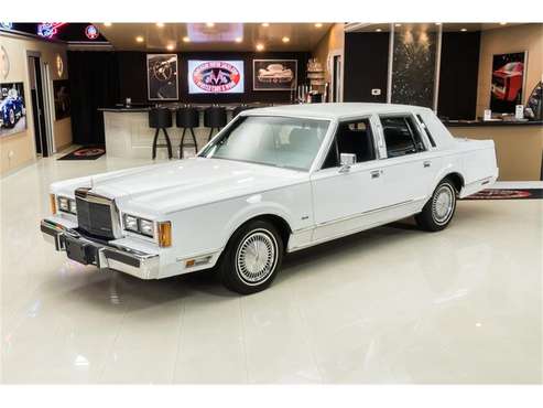 1989 Lincoln Town Car for sale in Plymouth, MI