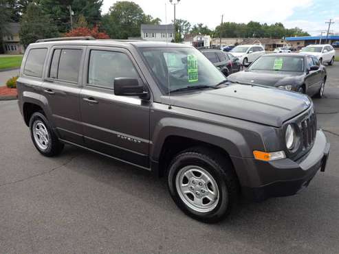 ****2016 JEEP PATRIOT SPORT 4WD-ONLY 44,000 MILES-DRIVES/LOOKS GREAT... for sale in East Windsor, MA