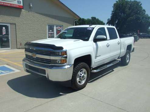 2016 Chevy Silverado 2500 Crew Diesel - One Owner -NAV & backup camera for sale in Vinton, IA