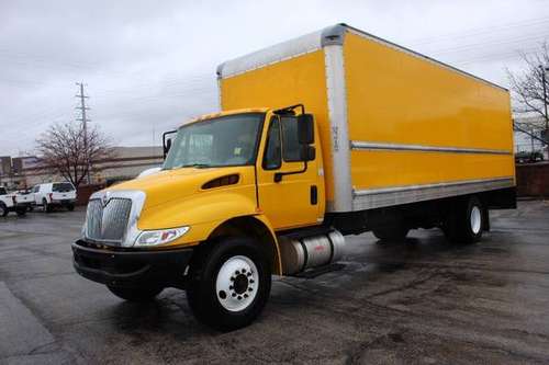 2018 International 4300 26FT BOX Box Truck - - by for sale in Saint Louis, IL