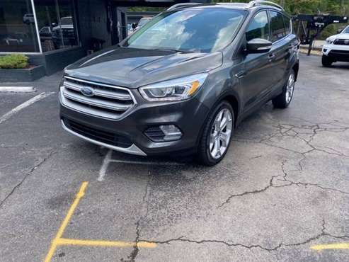 2017 Ford Escape Titanium Text Trades and Offers Text Offers/Tr for sale in Knoxville, TN