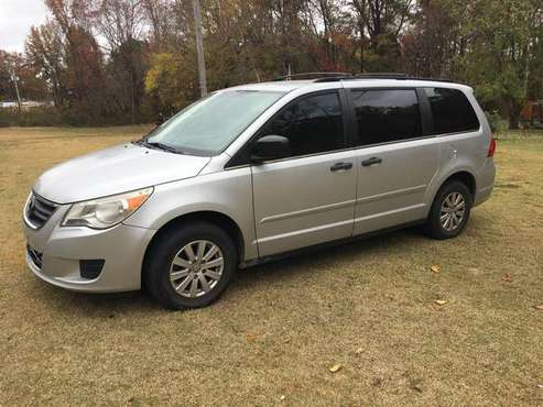 2009 VOLKSWAGEN (ROUTAN) - cars & trucks - by owner - vehicle... for sale in Holly Springs, TN