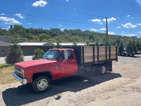 1986 Chevrolet 350 Flatbed Dual 4-Speed Manual Chevy Work Truck for sale in Chattanooga, TN