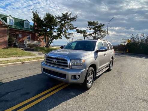 2008 Toyota Sequoia Platinum ! Navigation Back up Camera - cars & for sale in Jamaica, NY