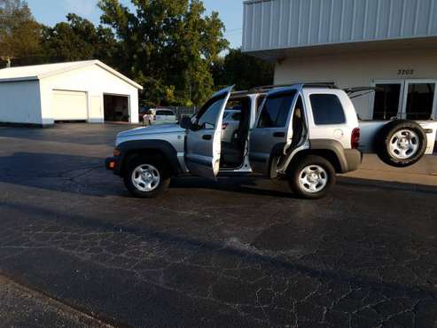 2007 Jeep Liberty 4x4! Only $800 Down for sale in Joplin, KS