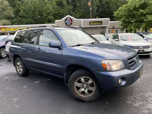 2004 TOYOTA HIGHLANDER V6 AWD / Premium Sound / Leather / Alloy... for sale in Analomink, PA