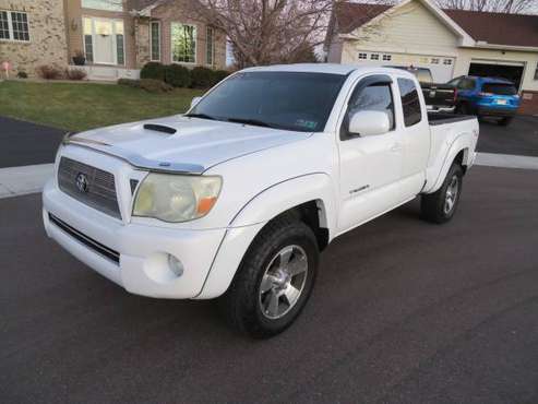 TOYOTA TACOMA ACCESS CAB 4X4 V6 MANUAL VERY LOW MILES - cars &... for sale in Maple Grove, MN