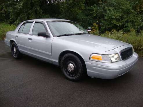 2003 Ford Crown Victoria (Extra Clean/Police Interceptor) for sale in Racine, WI