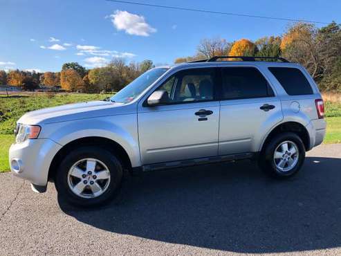 2010 FORD ESCAPE XLT 4WD/EXTRA CLEAN/JONNA AUTO for sale in Jamestown, NY