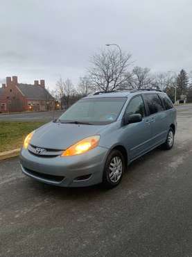 2006 Toyota Sienna LE Minivan 4D for sale in Niverville, NY