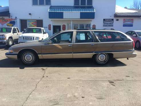 ★★★ 1996 Buick Roadmaster Estate w/Rear Facing Seat! ★★★ for sale in Grand Forks, ND