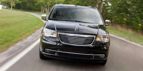 2011 Chrysler Town & Country Touring for sale in Walser Experienced Autos Burnsville, MN