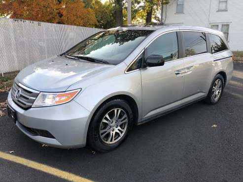 2011 Honda Odyssey EX-L , excellent condition - cars & trucks - by... for sale in Dayton, OH