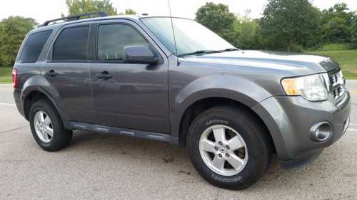 10 FORD ESCAPE XLT- AUTO, LOADED, CLEAN/ SHARP SUV- 2 TO CHOOSE FROM for sale in Miamisburg, OH