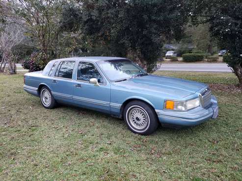 1993 Lincoln Town Car - cars & trucks - by owner - vehicle... for sale in Mobile, AL