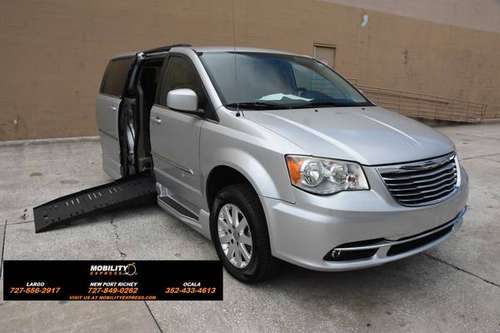 2011 Chrysler town & country wheelchair handicap accessible van for sale in New Port Richey , FL