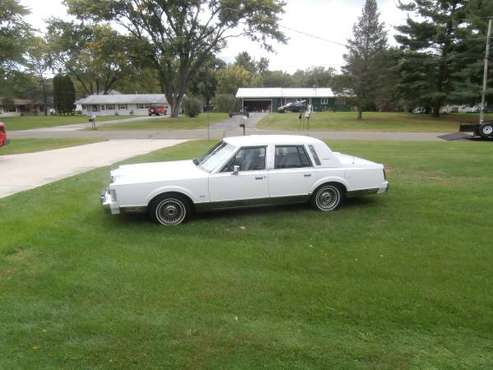 Lincoln Town Car 1986 for sale in Lodi, WI