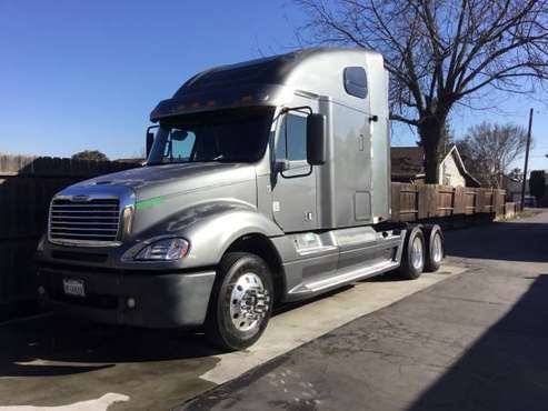 2007 Freightliner Columbia for sale in Stockton, CA