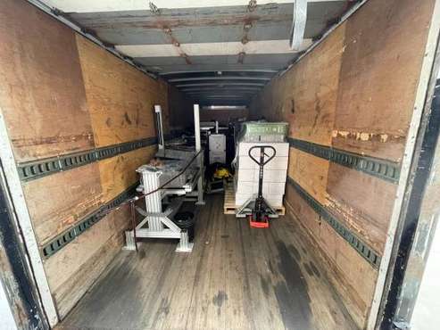 26 Ft Box truck W Lift Gate Non CDL for sale in Lawrenceville, GA