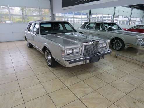 1986 Lincoln Town Car for sale in St. Charles, IL