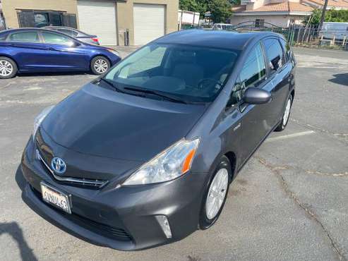 2012 TOYOTA PRIUS V HYBRID CLEAN TITLE 3MONTH WARRANTY - cars & for sale in Sacramento , CA