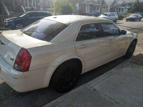 2007 CHRYSLER 300 RUNS GREAT! for sale in Bronx, NY