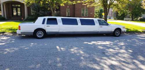 Lincoln town car limousine Drives Runs Nice UBER low miles for sale in West Lafayette, IN