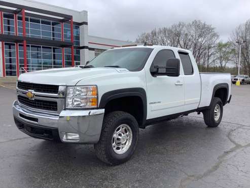 Strong! 2008 Chevy Silverado 2500HD LT! 4x4! Ext Cab! Diesel! for sale in Ortonville, OH