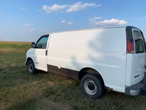 2002 GMC Van 3/4 ton for sale in Gifford, IL