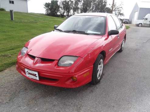 2000 Pontiac Sunfire SE sedan - - by dealer - vehicle for sale in Westby, WI