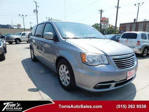 2014 Chrysler Town & Country Touring - - by dealer for sale in Des Moines, IA