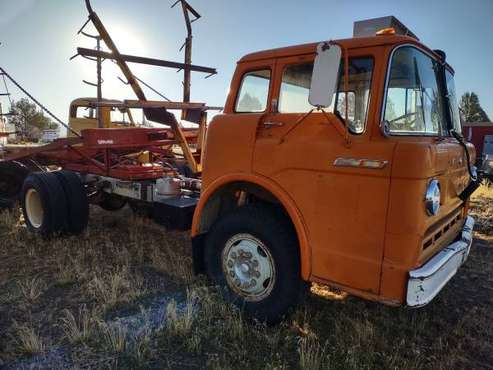 1970 Ford C750 hay stack retriever for sale in Alturas, OR
