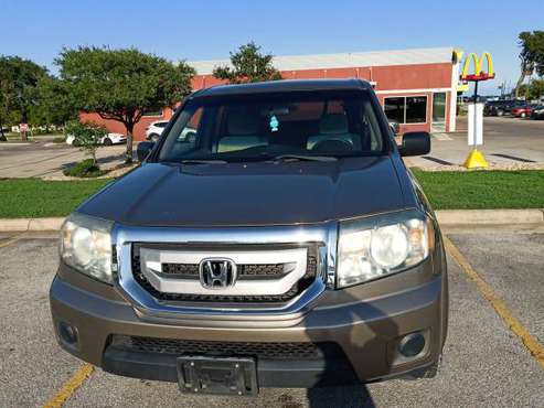 2012 Honda Pilot EX 105k miles - cars & trucks - by owner - vehicle... for sale in Pflugerville, TX