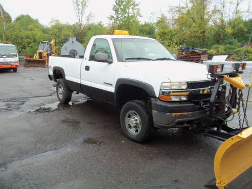 2002 Chevy 2500 Hd Plow Truck for sale in Rochester , NY