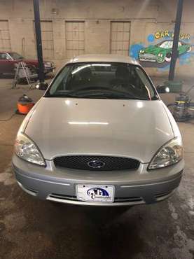 2005 Ford Taurus SE4DR Sedan for sale in milwaukee, WI