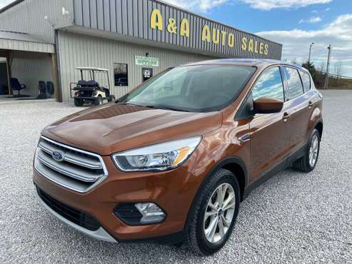 2017 FORD ESCAPE SE - cars & trucks - by dealer - vehicle automotive... for sale in Somerset, KY