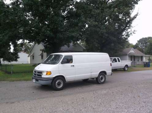 1998 Dodge three quarter ton van for sale in Madison, MO