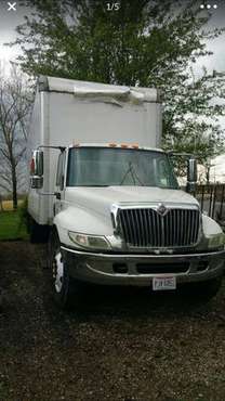 2004 international box truck for sale in Pataskala, OH