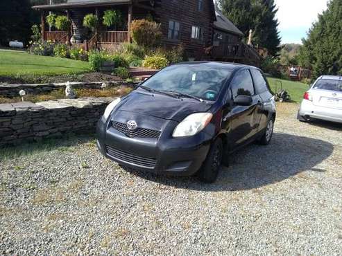 2009 toyota yaris for sale in hop botton, PA
