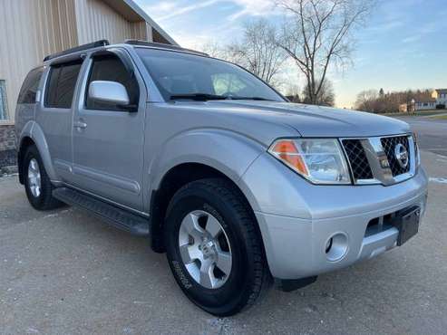 2006 Nissan Pathfinder SE 4WD 4 0L V6 - 3rd row - 159K Miles for sale in Uniontown , OH