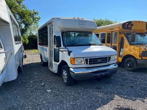 2004 Ford E-350 15 Passenger Shuttle Bus - - by dealer for sale in Crystal Lake, IL