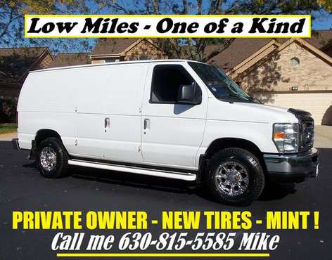 2009 E250 VAN Low Miles Brand New Tires, MINT !!!!!! Read Ad for sale in Addison, IL