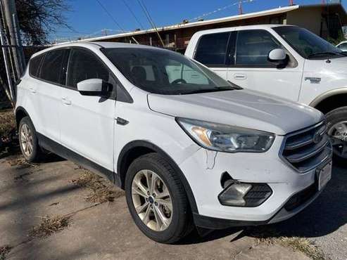 2017 Ford Escape SE - - by dealer - vehicle automotive for sale in Norman, OK