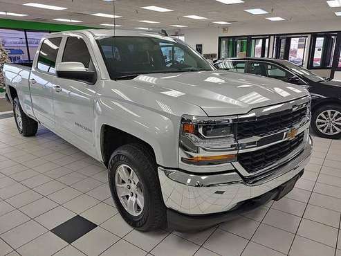 2017 Chevrolet Chevy Silverado 1500 4WD Crew Cab LT for sale in Louisville, KY
