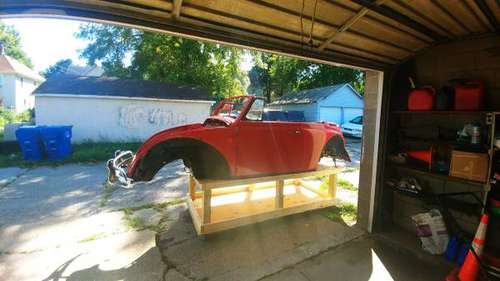 1967 vw convertible and seperate 1966 chassis for sale in MOLINE, IA