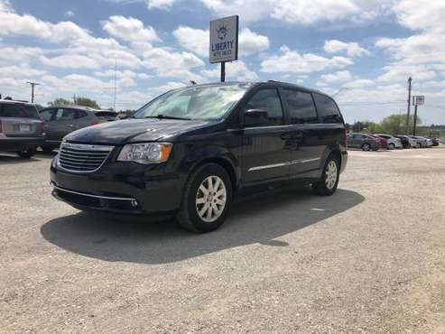 2016 Chrysler Town & Country Touring - - by dealer for sale in Lincoln, NE